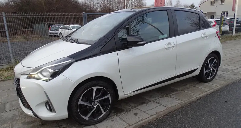 samochody osobowe Toyota Yaris cena 44900 przebieg: 164426, rok produkcji 2019 z Częstochowa